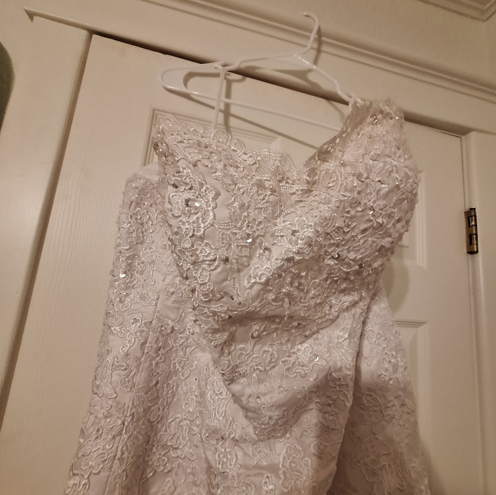 Wedding dress